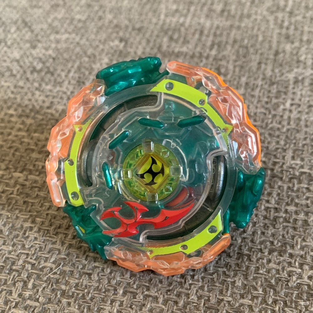 Beyblade Spinning Tops Action Playset Lot - Picture 8 of 11